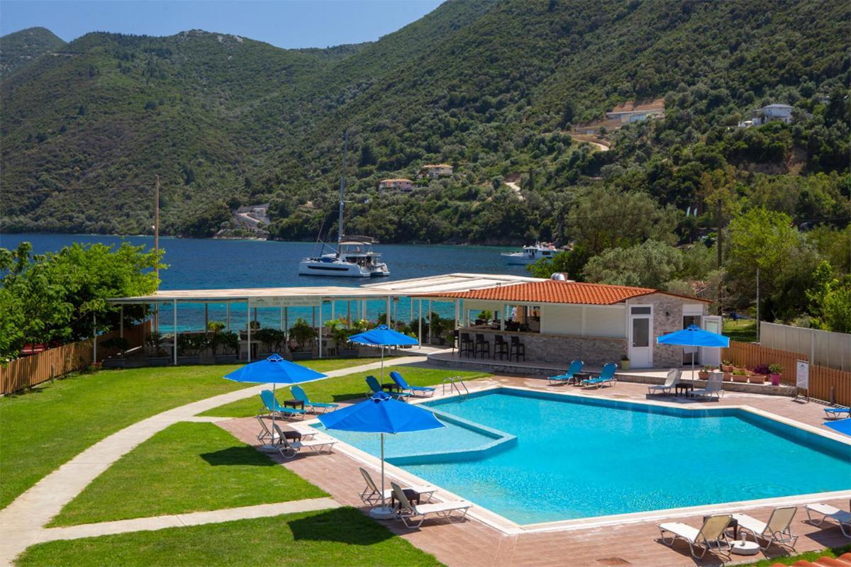 Menes Hotel Geni  Экстерьер фото