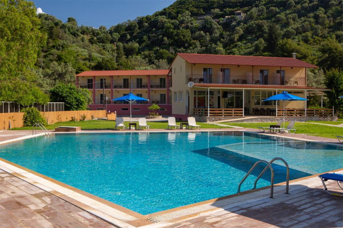Menes Hotel Geni  Экстерьер фото