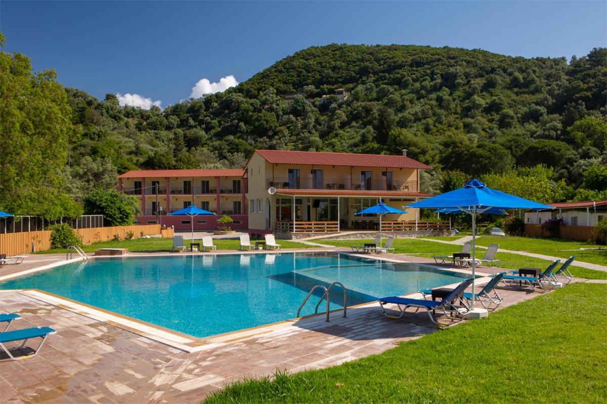 Menes Hotel Geni  Экстерьер фото