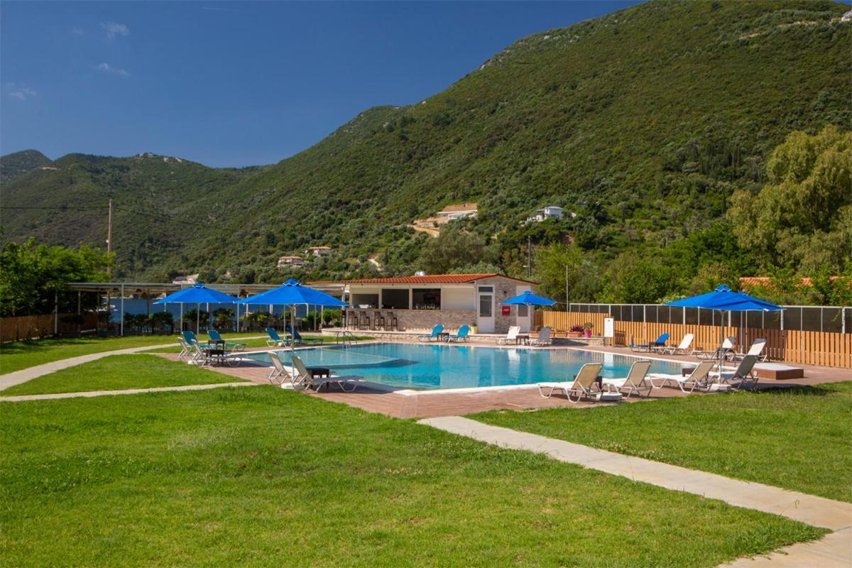 Menes Hotel Geni  Экстерьер фото