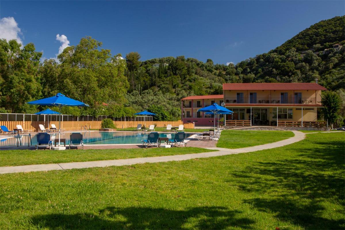 Menes Hotel Geni  Экстерьер фото