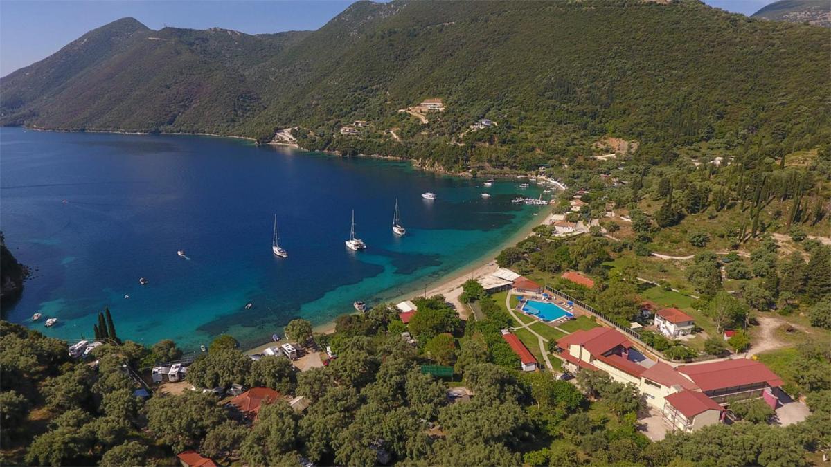 Menes Hotel Geni  Экстерьер фото