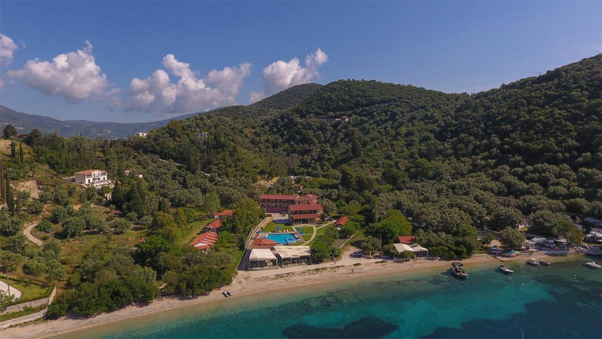 Menes Hotel Geni  Экстерьер фото