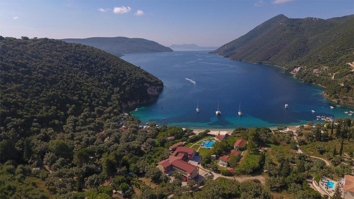Menes Hotel Geni  Экстерьер фото