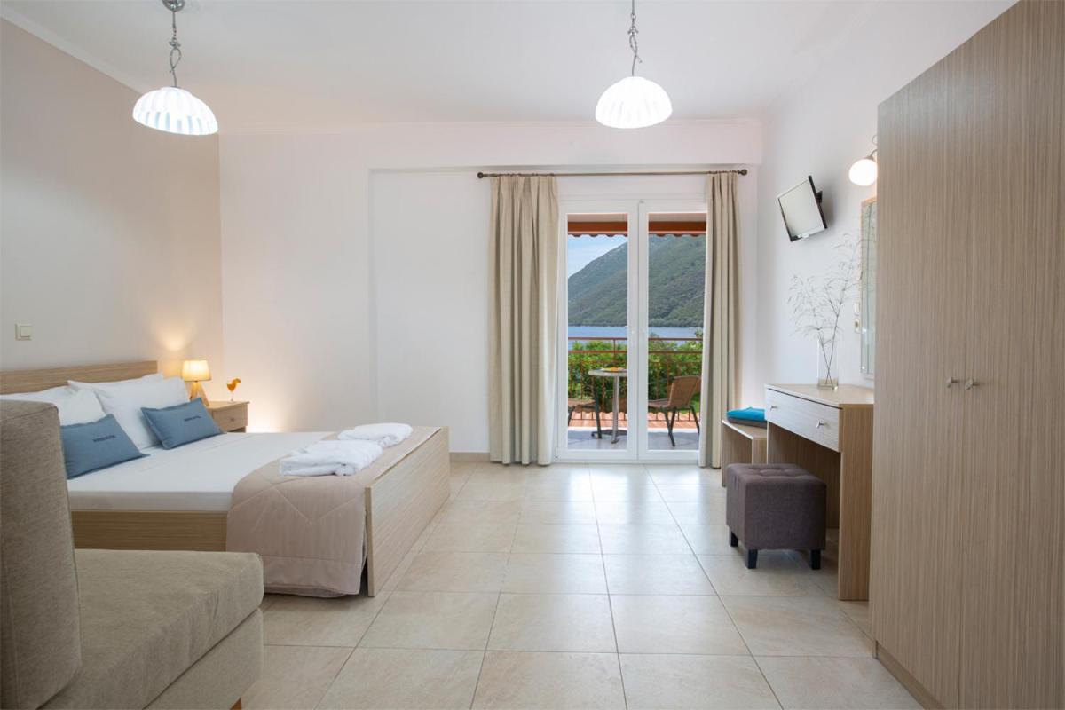 Menes Hotel Geni  Экстерьер фото